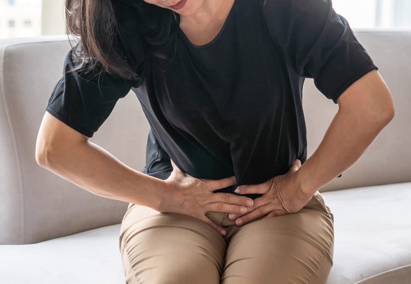 Woman-experiencing-pelvic-pain