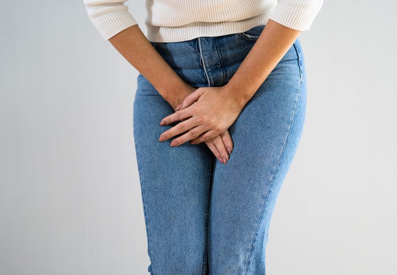 Woman-experiencing-urinary-incontinence